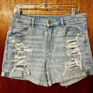 American Eagle Curvy Mom Short